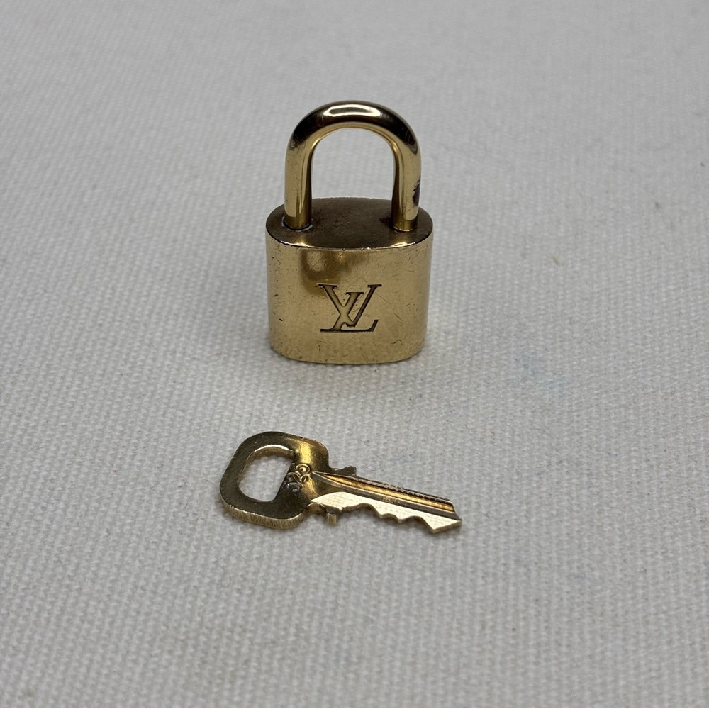 Louis Vuitton Lock and Key #323